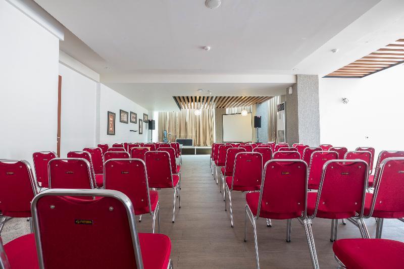 Collection O 1301 Hotel Grand Citra Makassar Extérieur photo